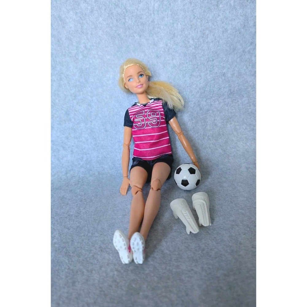 Made To‎ Move Barbie Doll Soccer Player Brunette 2016 Caucasian Doll
